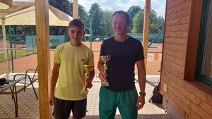 Vítěz M. Podrábský (vlevo) a druhý Jan Lysý