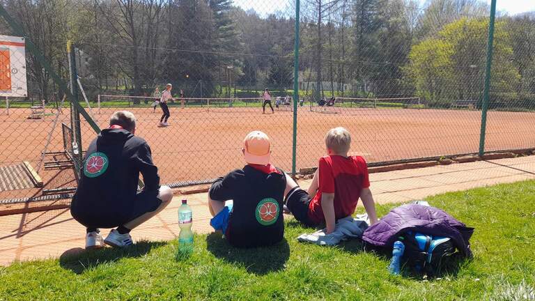 1. kolo soutěží družstev: Jasná vítězství áčka dospělých, starších žáků a babyn, dospělé béčko zdecimovalo Hit C 1. kolo soutěží družstev: Jasná vítězství áčka dospělých, starších žáků a babyn, dospělé béčko zdecimovalo Hit C