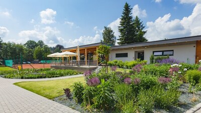 Areál je plně v provozu, kurty objednávejte přes rezervační systém