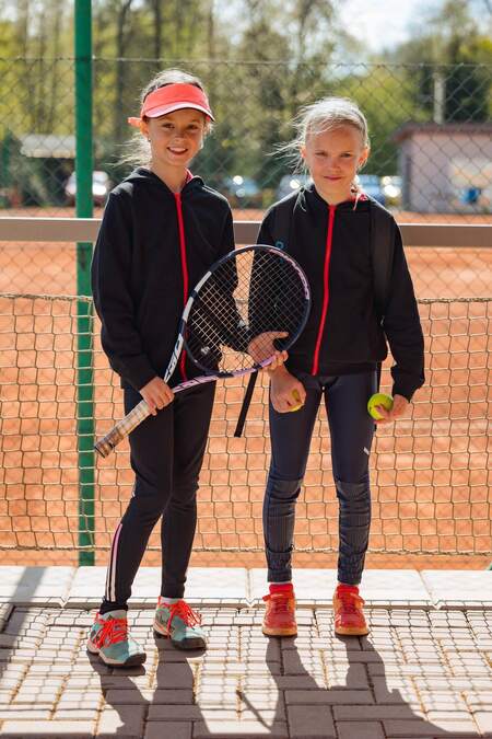 Agátka s Markétkou, postrach babytenisové soutěže