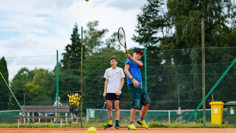 Tenisové soustředění závodních hráčů