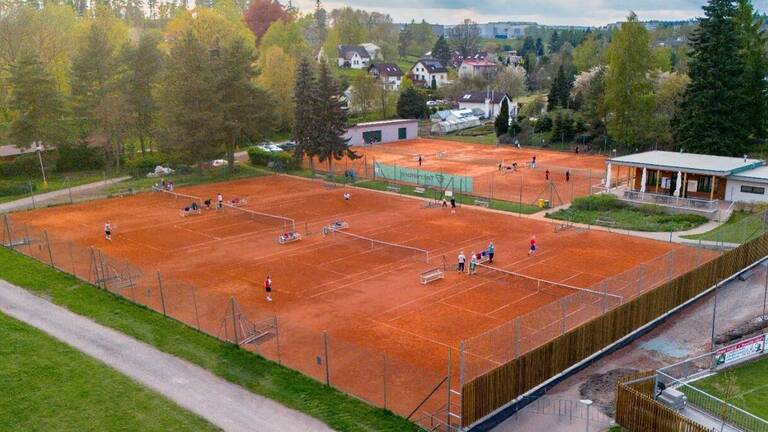 Rezervace venkovních kurtů spuštěny Rezervace venkovních kurtů spuštěny