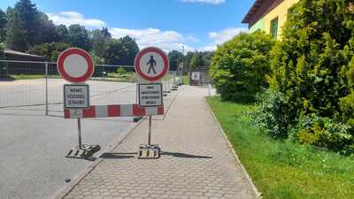 Vstup ve směru od sportovní haly