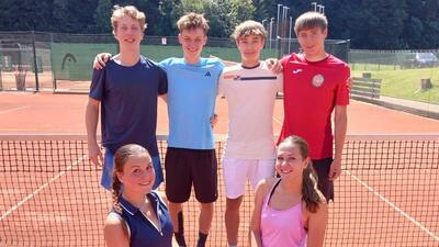 Závěrečné kolo družstev: 5 výher, 3 prohry. Starší žáci A skončili bronzoví, dorost a dospělí berou brambory